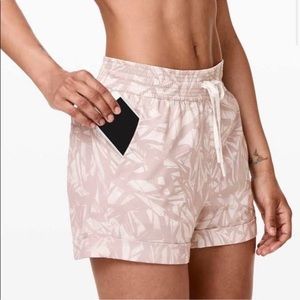 Lululemon Spring Breakaway Shadow Leaf Shorts